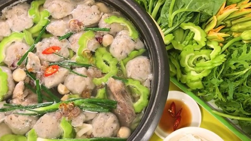 Lẩu khổ qua chả cá